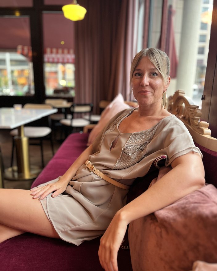 Jennifer Hartmann, Yogalehrerin und Coach für ganzheitliche Frauengesundheit